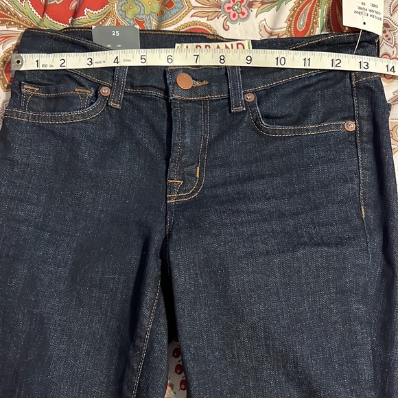🆕 J BRAND Skinny Jeans - Picture 7 of 9